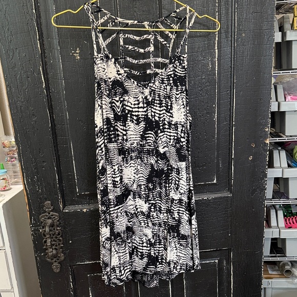 RVCA Dresses & Skirts - RVCA Black and White Strappy Dress